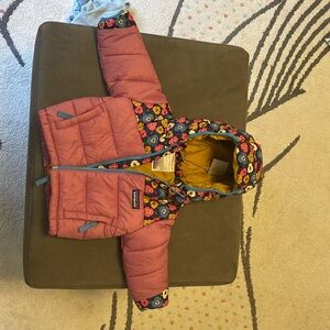 Like new Patagonia girls winter parka. 3-6 mos.